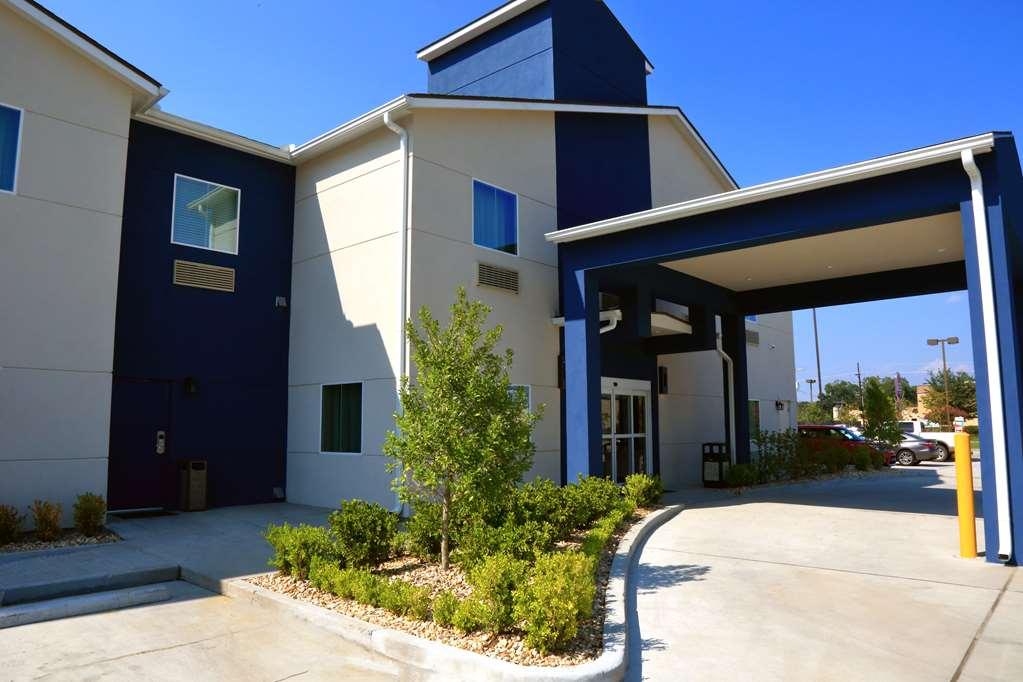 Americas Best Value Inn & Suites-Prairieville Экстерьер фото