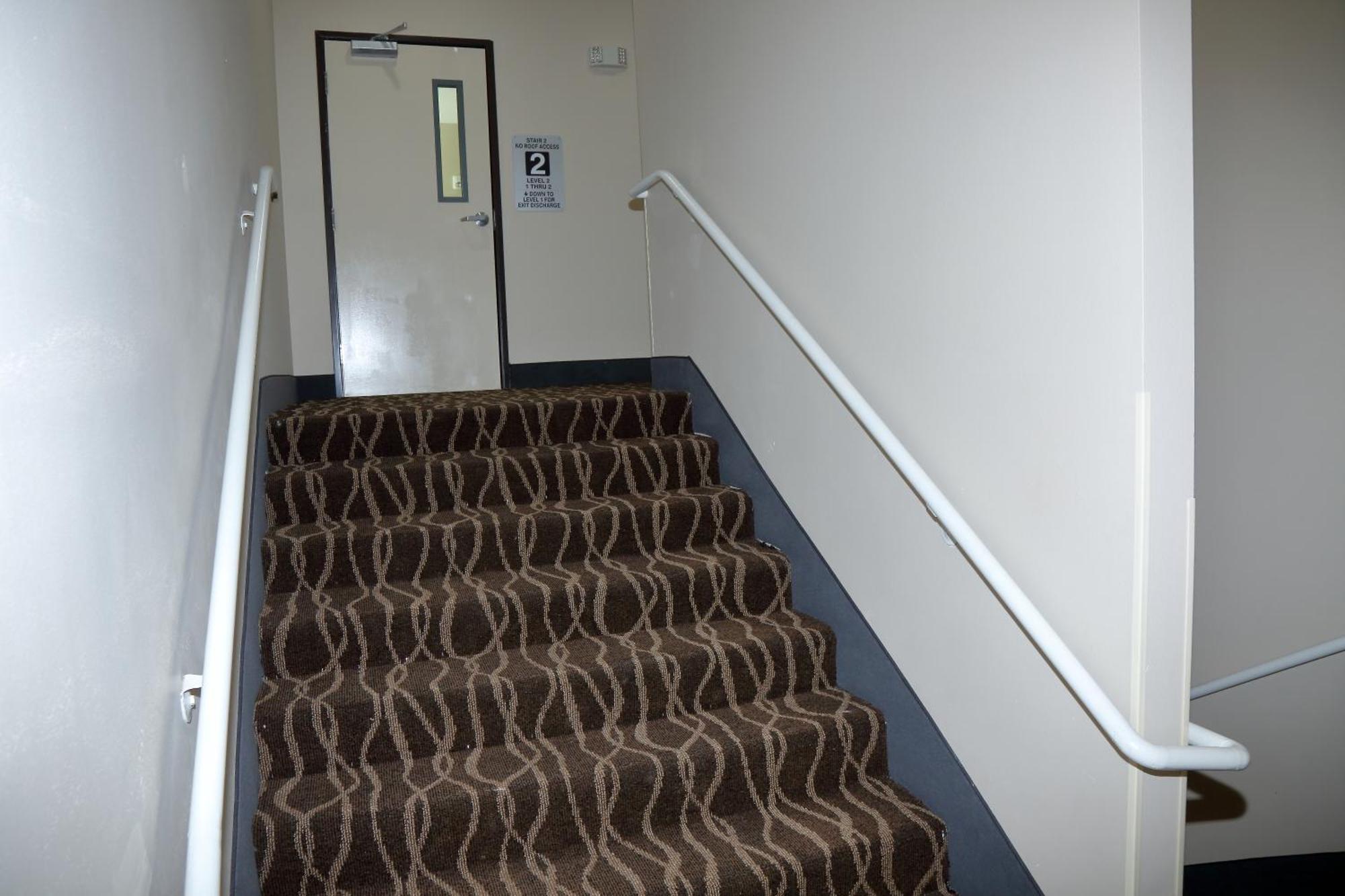 Americas Best Value Inn & Suites-Prairieville Экстерьер фото