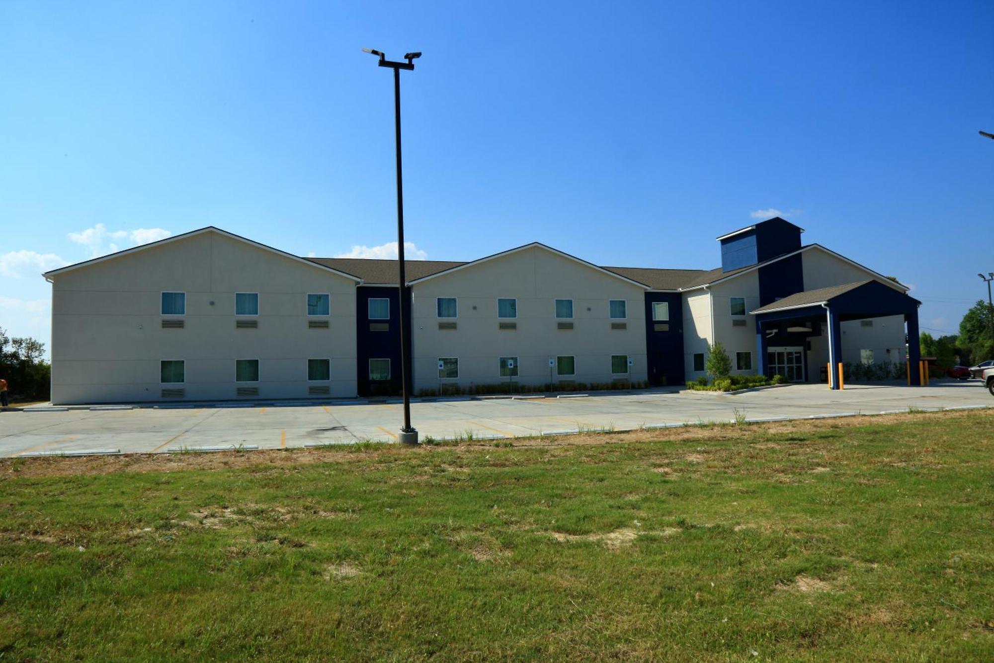 Americas Best Value Inn & Suites-Prairieville Экстерьер фото