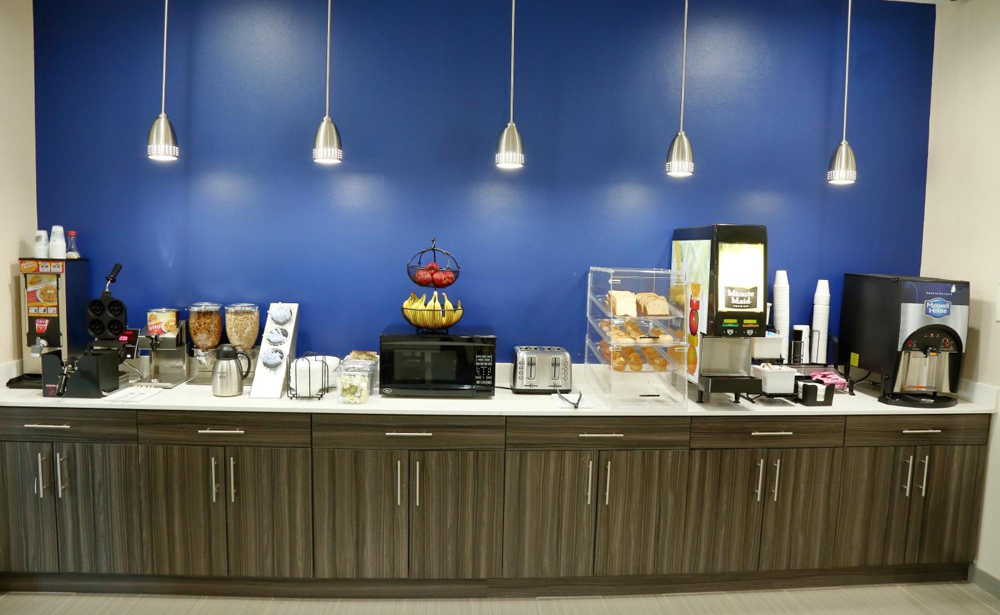 Americas Best Value Inn & Suites-Prairieville Экстерьер фото
