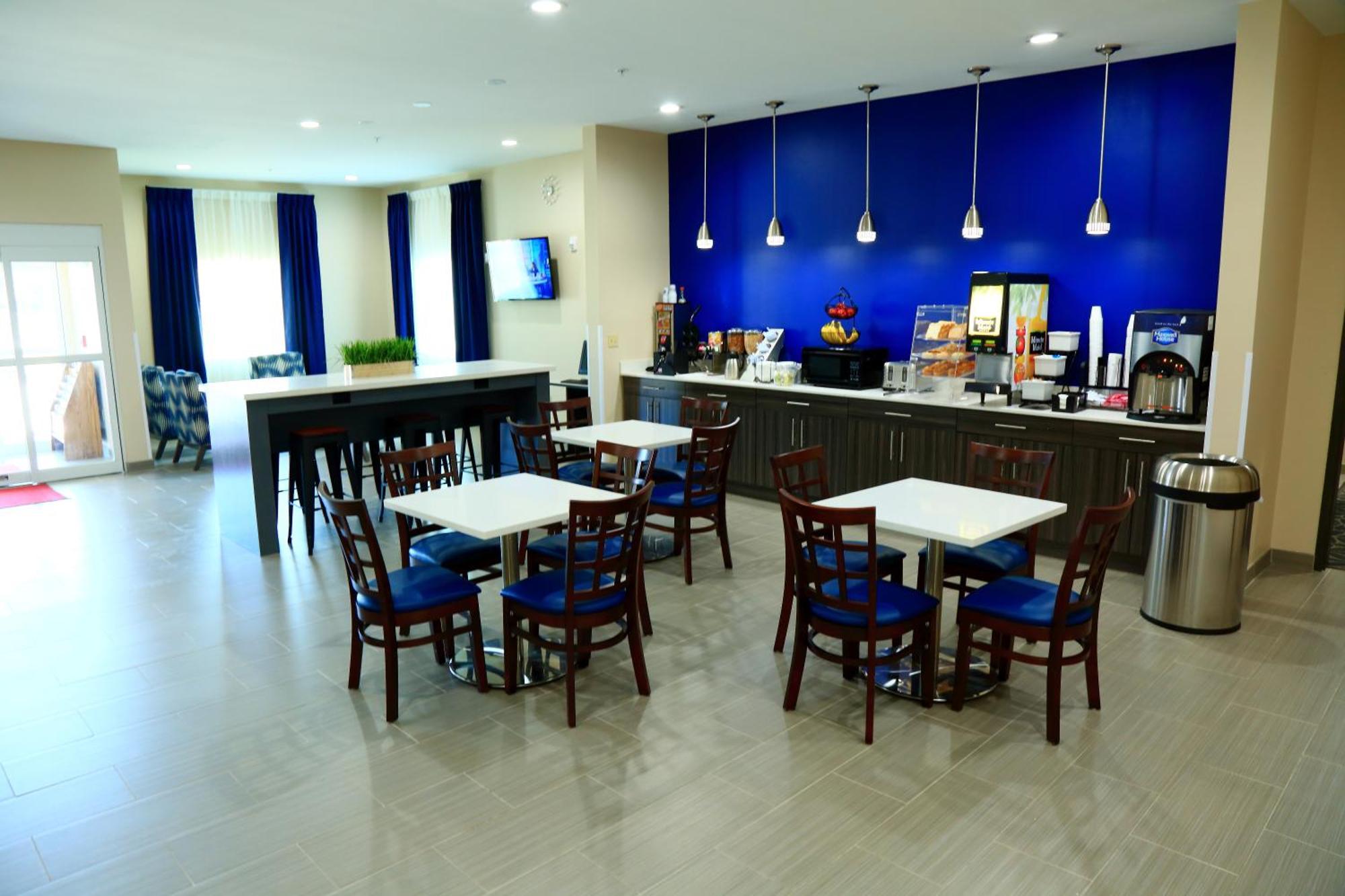 Americas Best Value Inn & Suites-Prairieville Экстерьер фото